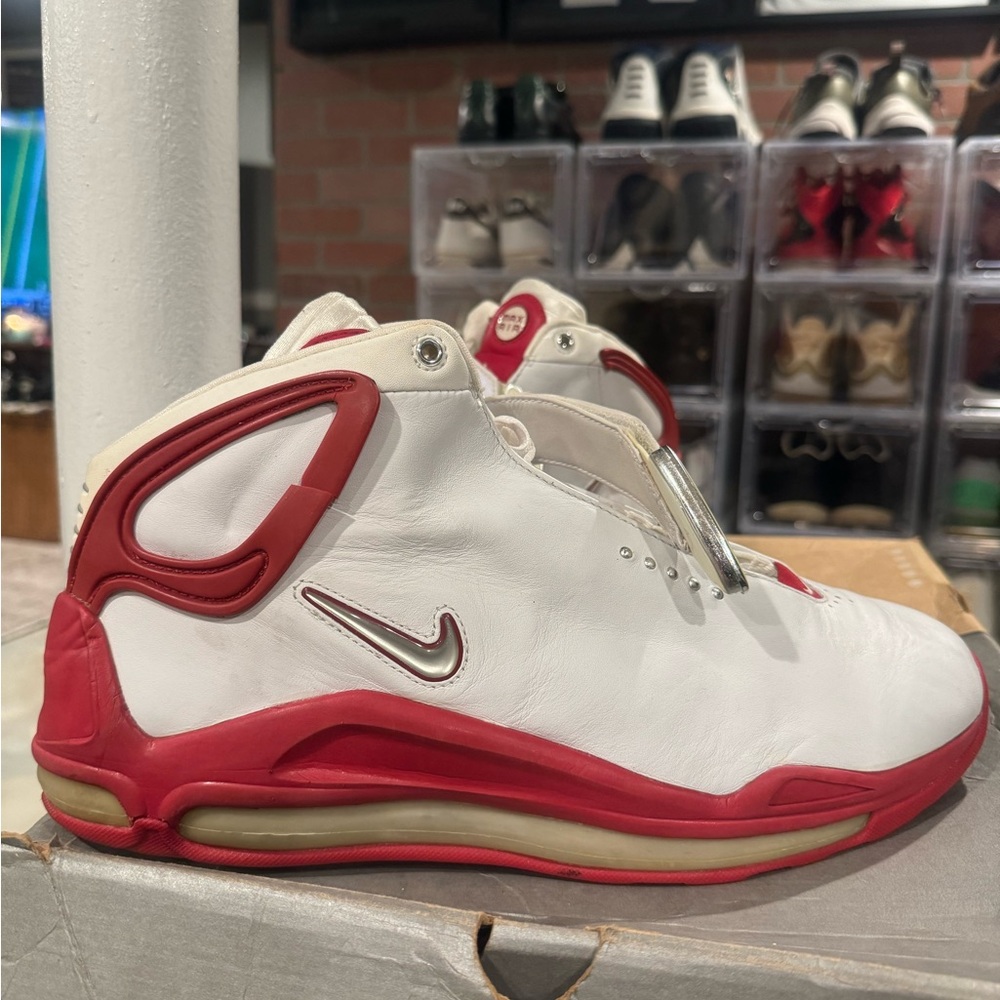 Sample player exclusive Nike Air Max Elite Battlegrounds vintage